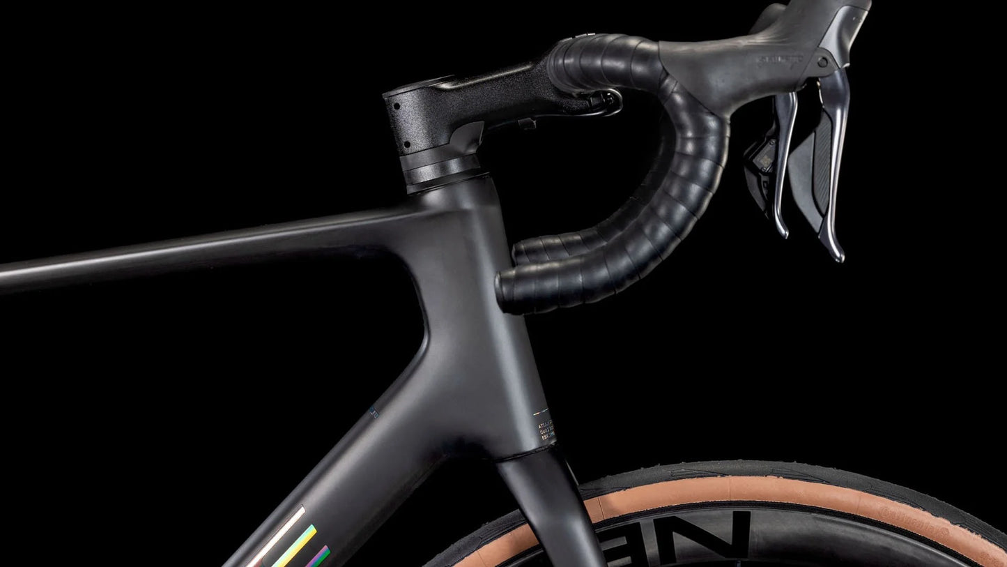 Bicicleta Cube Attain C:62 SLT carbon´n´rainbow / PREVENTA