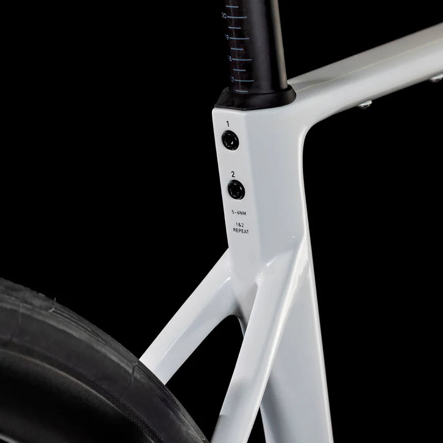 Bicicleta Cube Attain C:62 SLX cotton n grey