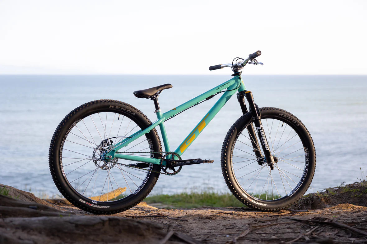 Bicicleta MTB GT 26 U LABOMBA SGN LG