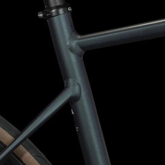 Bicicleta Ruta Cube ATTAIN DEEPBLUE´N´WHITE