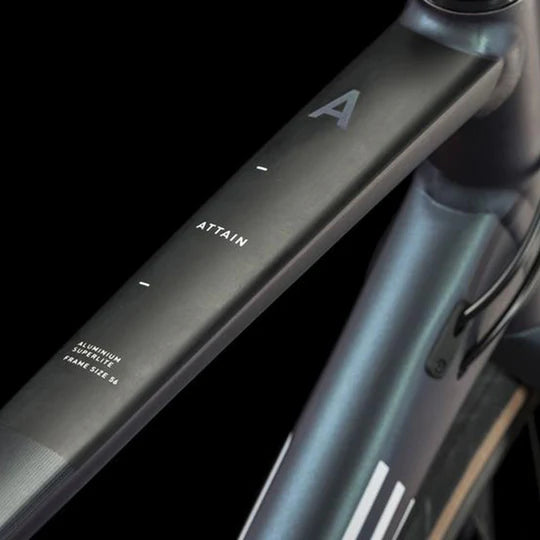 Bicicleta Ruta Cube ATTAIN DEEPBLUE´N´WHITE