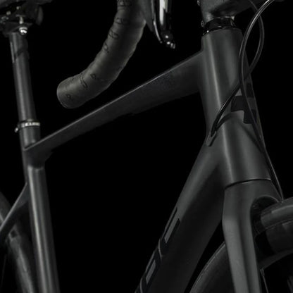Bicicleta Ruta cube ATTAIN GTC SLX  Carbon´n´Black