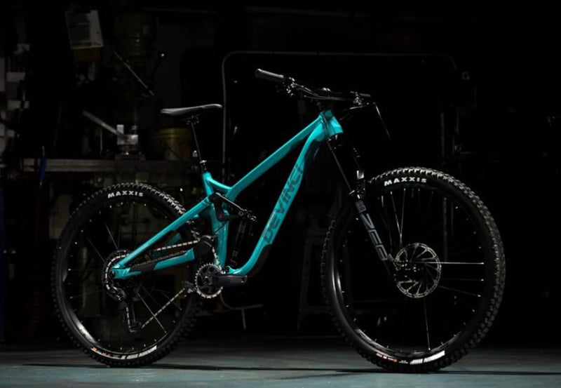 Bicicleta Enduro Dh Devinci Chainsaw Gx Verde Green 2023
