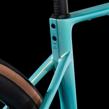 Bicicleta Cube Attain C:62 SLX lagoon´n´black