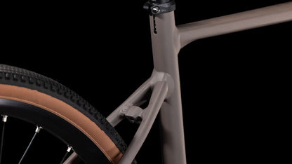 Bicicleta Cube Nuroad ONE cedar´n´black