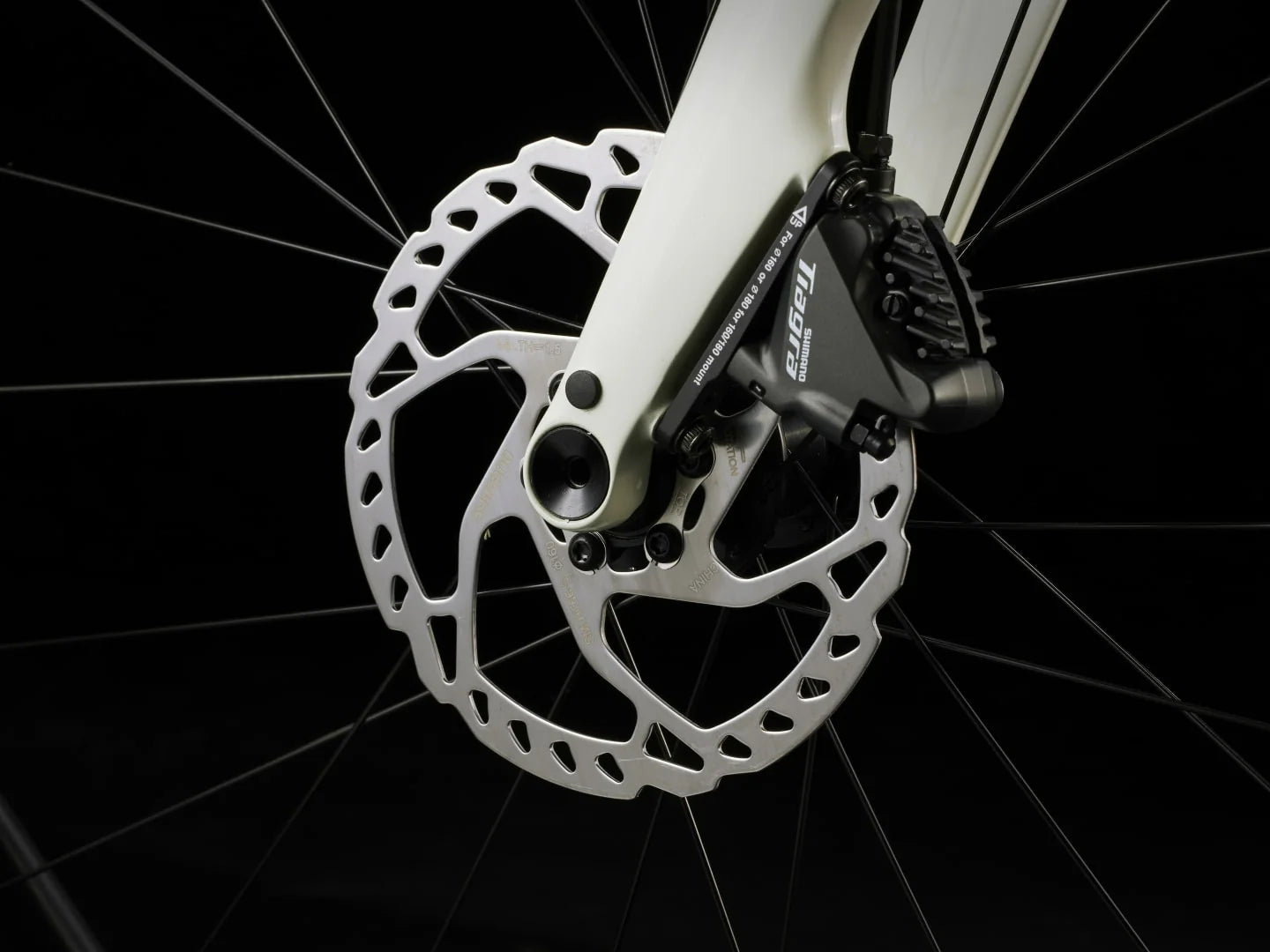 Bicicleta ruta Trek Domane AL4 Gen 4 Blanca