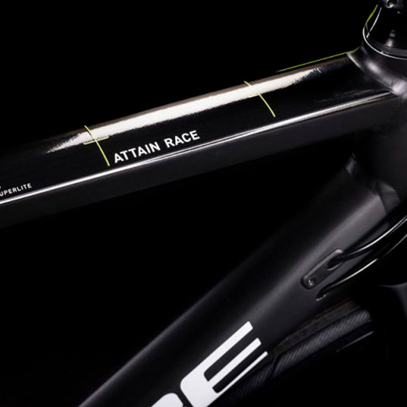 Bicicleta Ruta Cube ATTAIN RACE 700" BLACK´N´WHITE